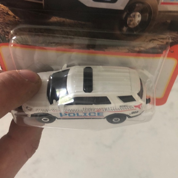 2016 Ford Interceptor utility police vehicle - Picture 3 of 7